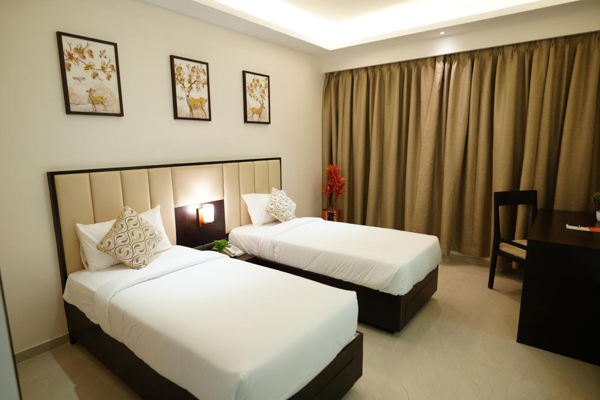 Hotel Grand Visava Lonavala Esterno foto